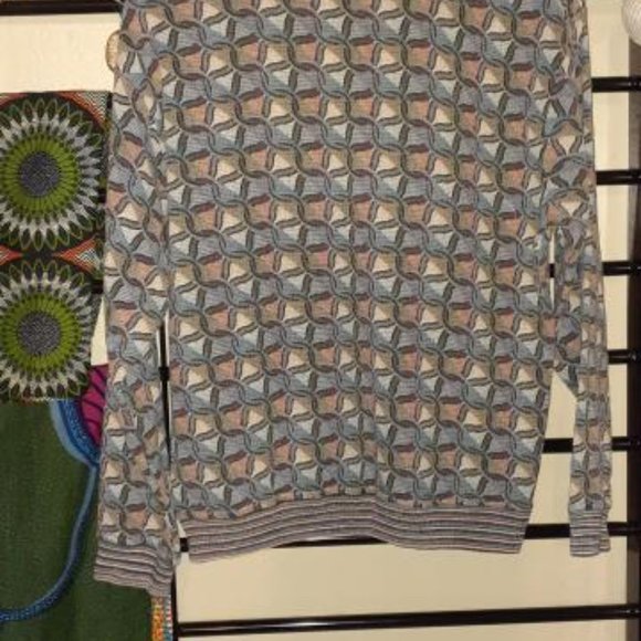 size small pullover - Picture 2 of 2